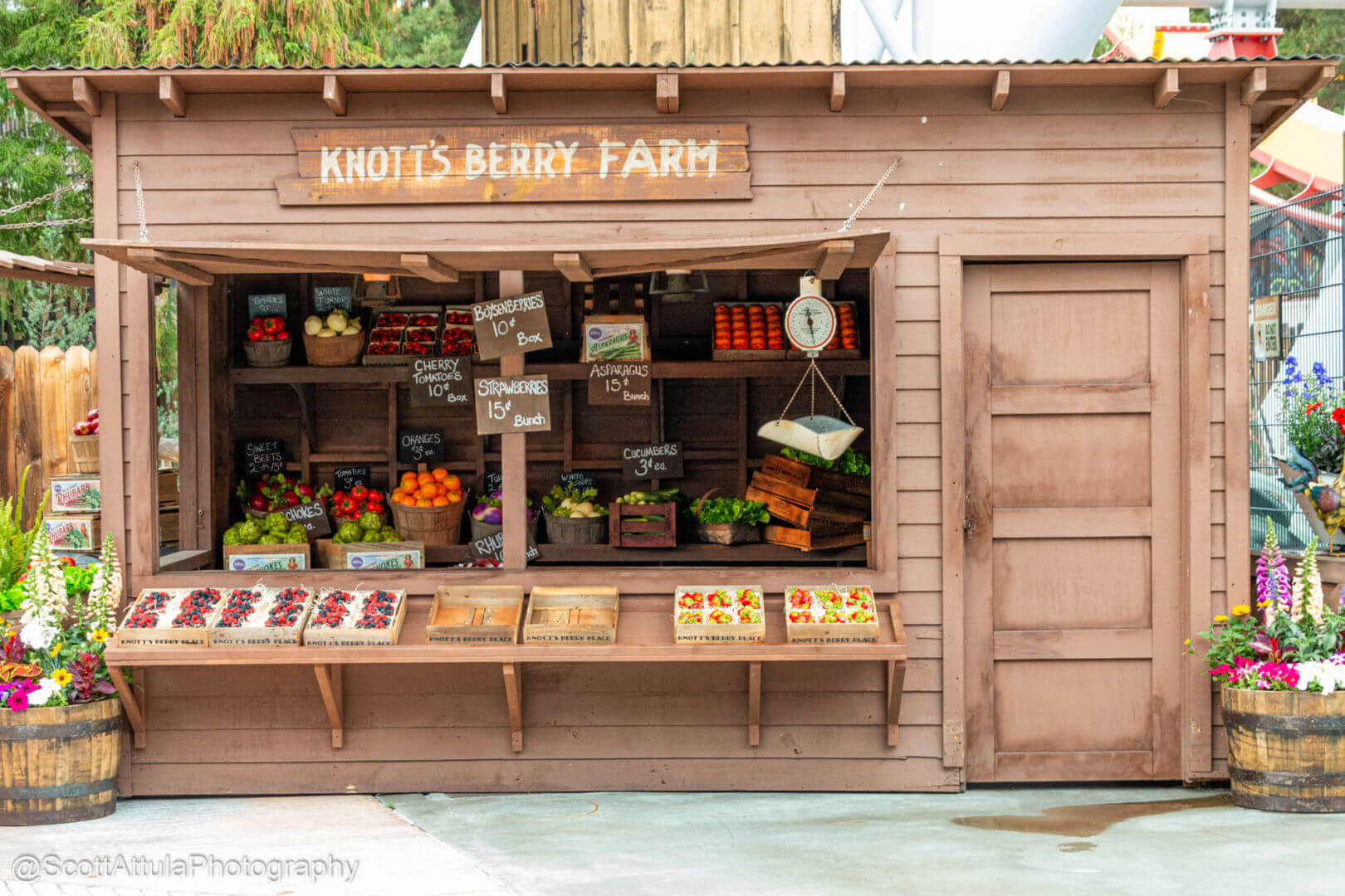 , Knott’s Berry Farm 100th Anniversary Harvests Music and Nostalgic Fun