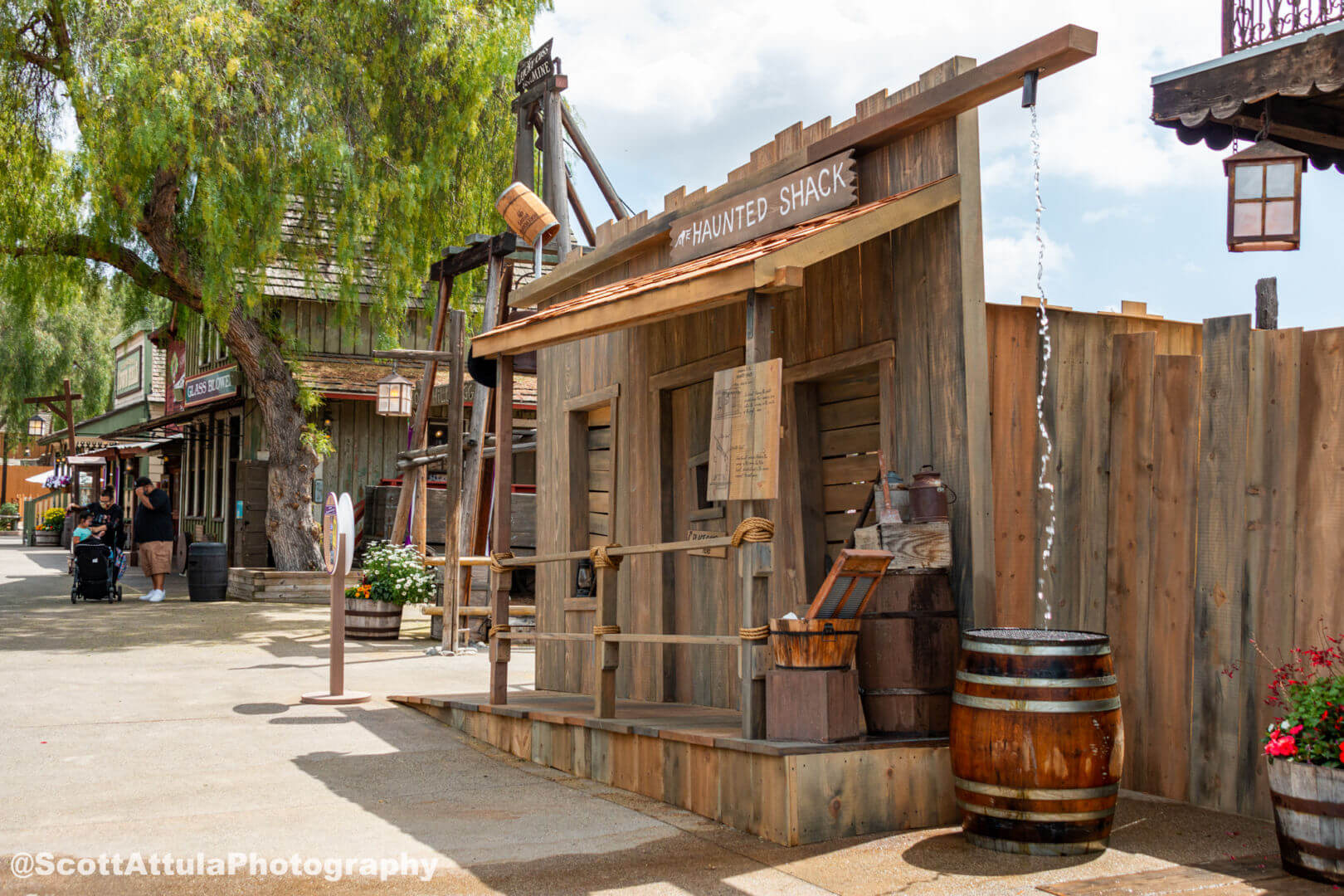 , Knott’s Berry Farm 100th Anniversary Harvests Music and Nostalgic Fun