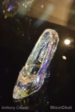 45_Heroes_and_Villains_glass_slipper