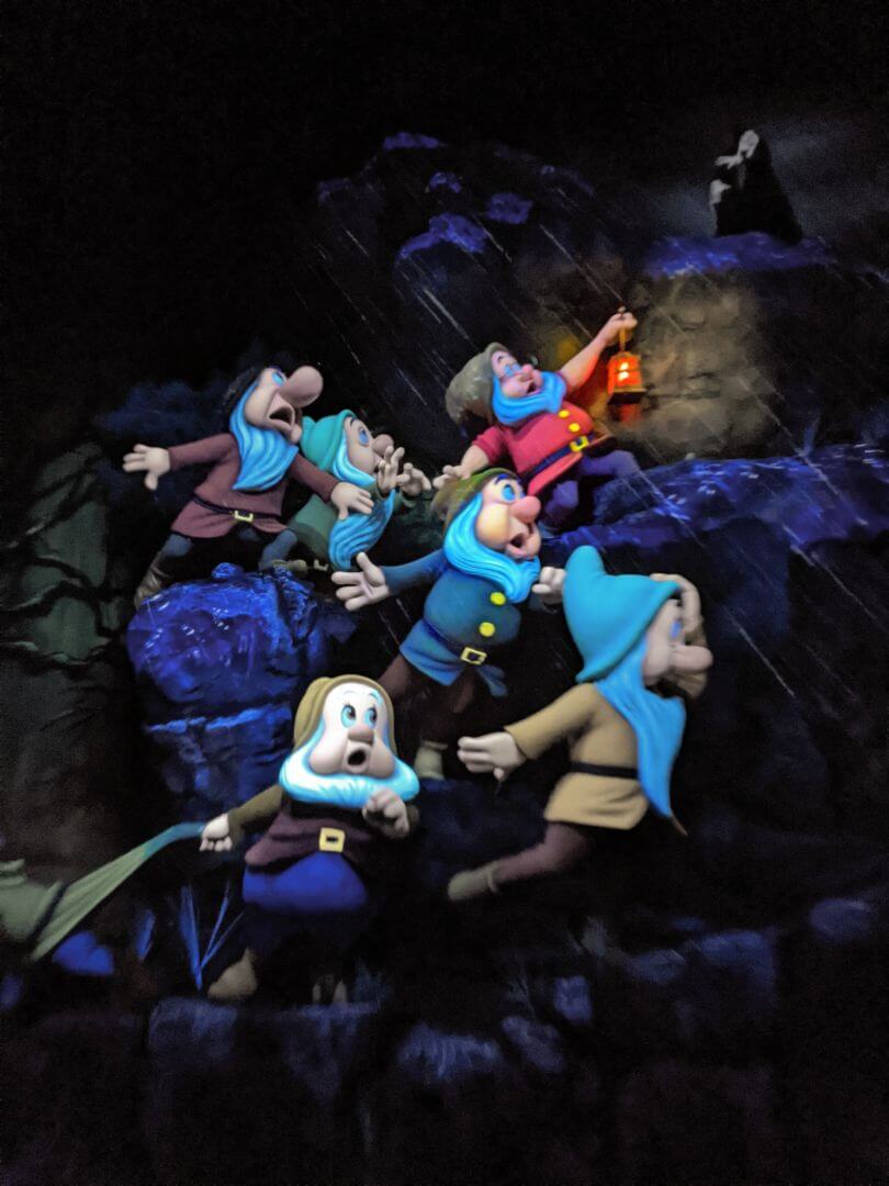 , Disneyland’s Snow White’s Enchanted Wish: A Kid&rsquo;s Perspective