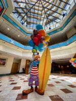 Disney Paradise Pier Hotel Lobby Goofy Statue-micechat