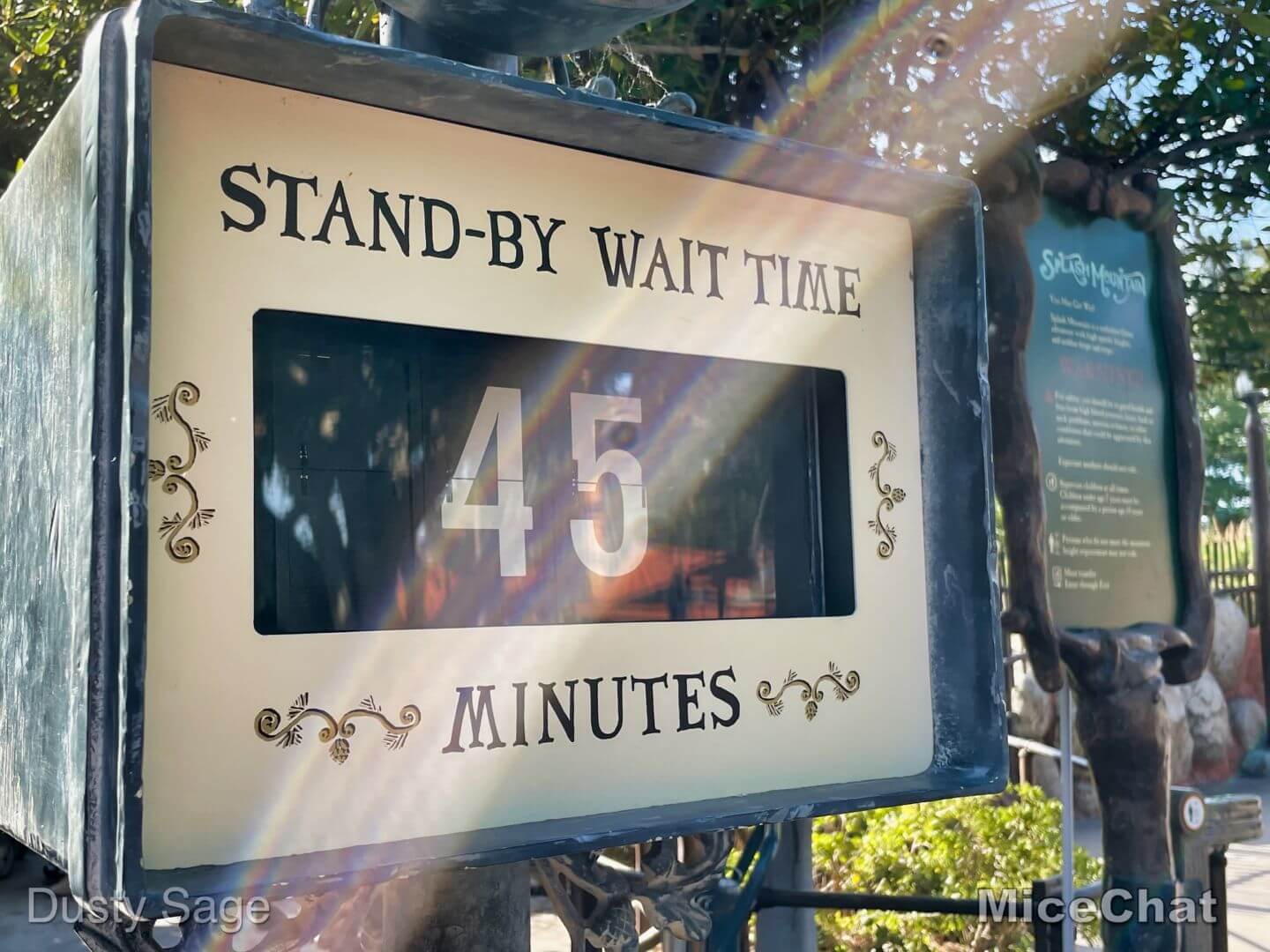 , Disneyland Update – Happy Holidays Ahead!
