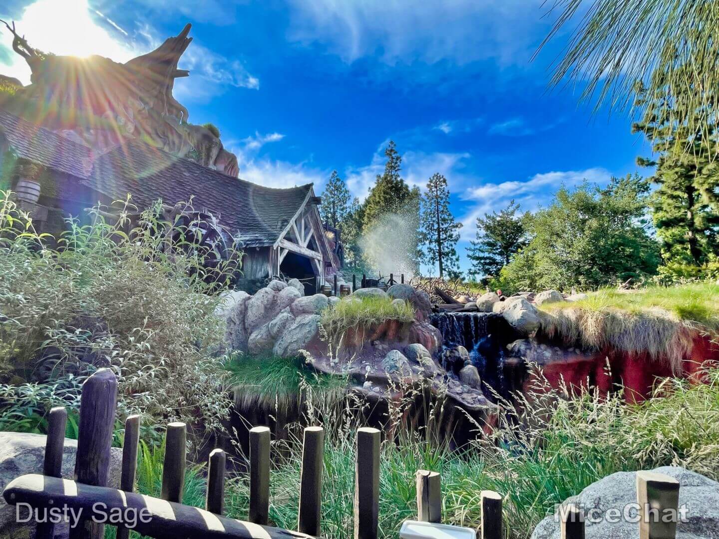 , Disneyland Update &#8211; Happy Holidays Ahead!