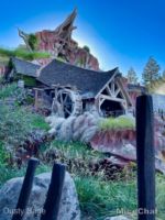 Disneyland Critter Country Splash Mountain sign-micechat