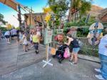 Disneyland Food Dole WHip stand line-micechat