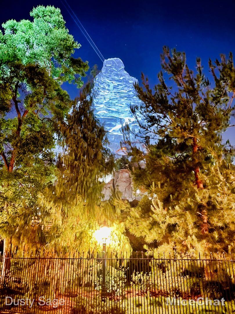 , Disneyland Update – Happy Holidays Ahead!