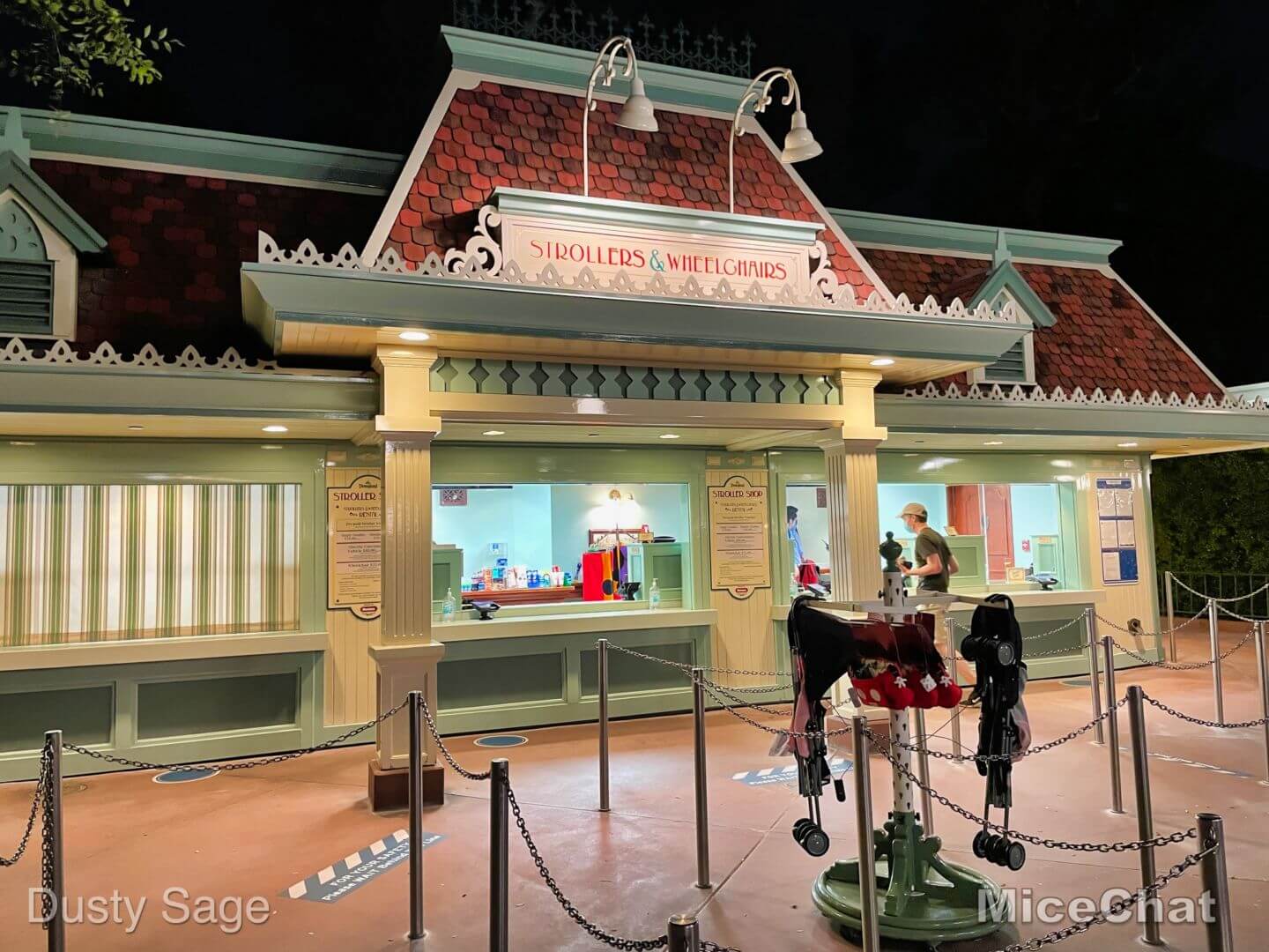 , Disneyland Update &#8211; Happy Holidays Ahead!