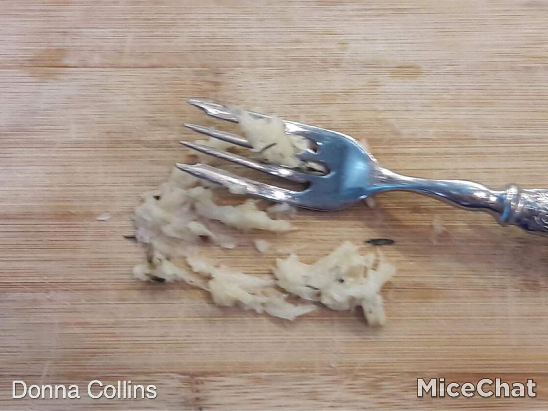 , The Disney Dish: Copycat Brazilian Cheese Bread from Skipper Canteen!