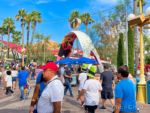 DCA Crowds Incredicoaster-micechat