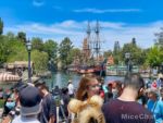 Disneyland-Crowds Columbia-micechat