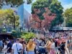 Disneyland-Crowds New Orleans Square Construction in Back-micechat