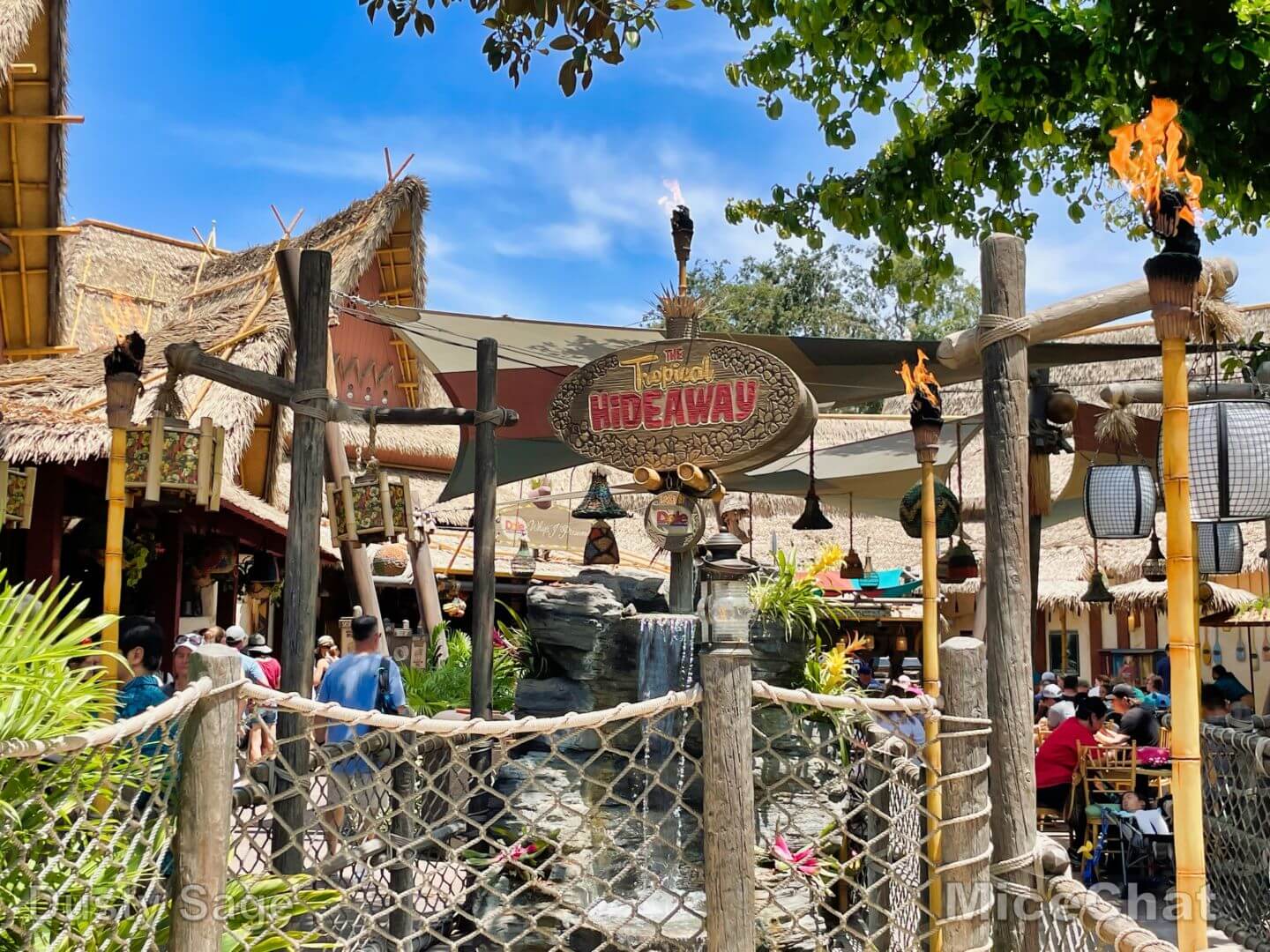 Disneyland Dining Guide, Disneyland Quick Service Dining Guide: Affordable Alternatives Inside & Outside the Resort