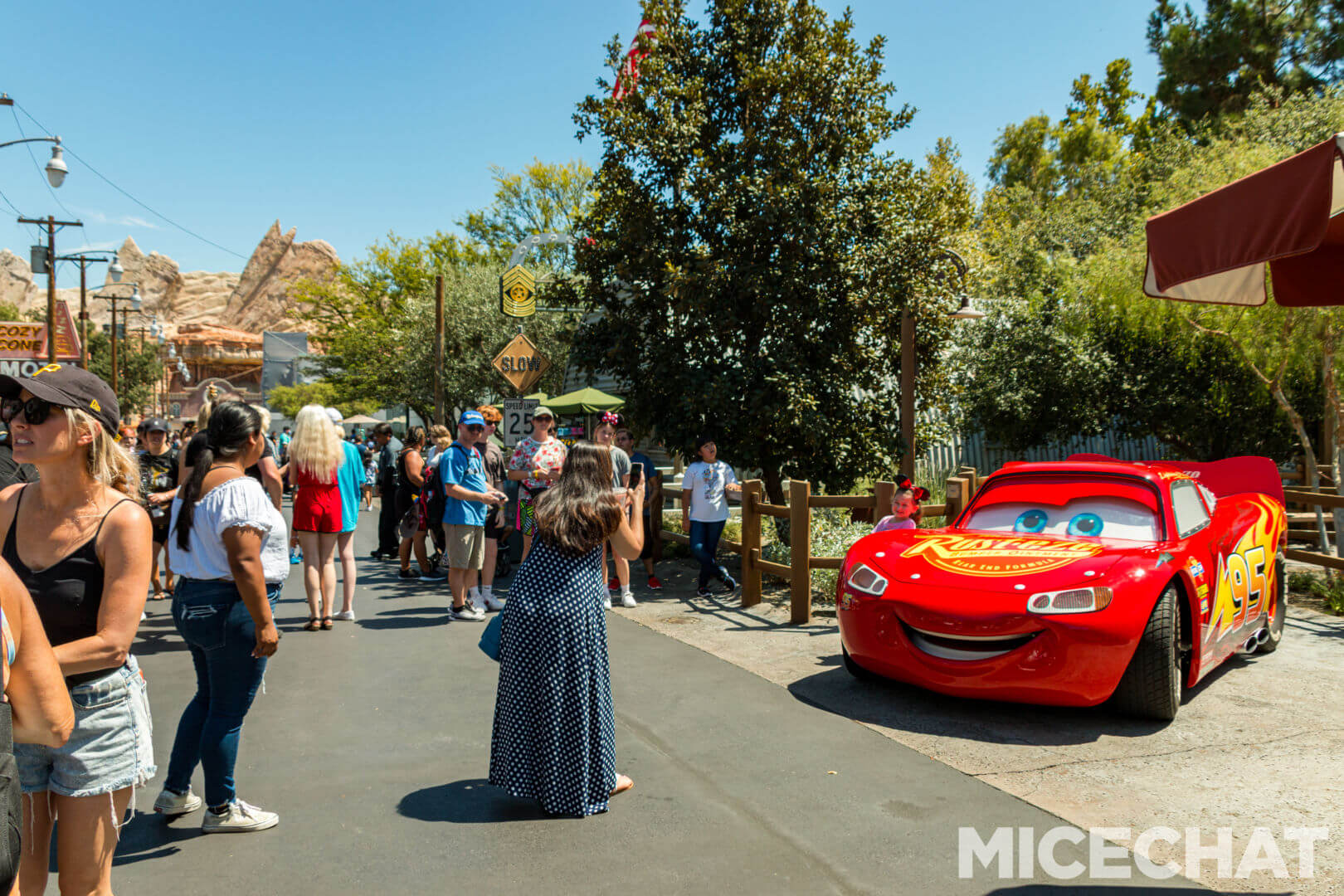 , Disneyland Update – Uncertainty Returns to Packed Parks