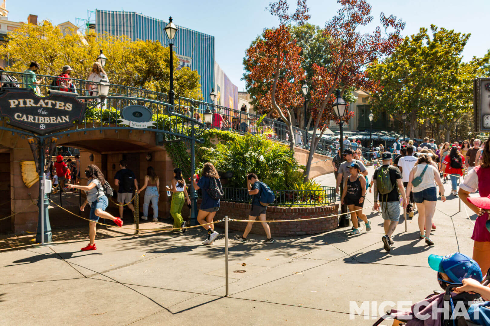 , Disneyland Update – Uncertainty Returns to Packed Parks
