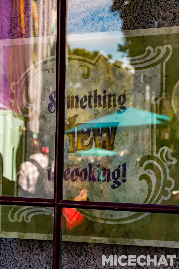 , Disneyland Update – Uncertainty Returns to Packed Parks