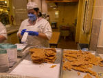 MiceChat – Disneyland – Candy Palace – Peanut Brittle 1