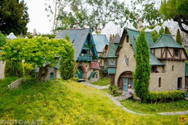 , Disneyland Update – Red, White & BOO!