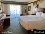 disney-grand-californian-hotel-club-level-standard-view-room-king-bed