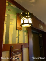 disney-grand-californian-hotel-lighting-near-elevator