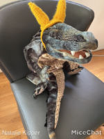 loki-helmet-crochet-pattern-gator-alligator-loki-sitting
