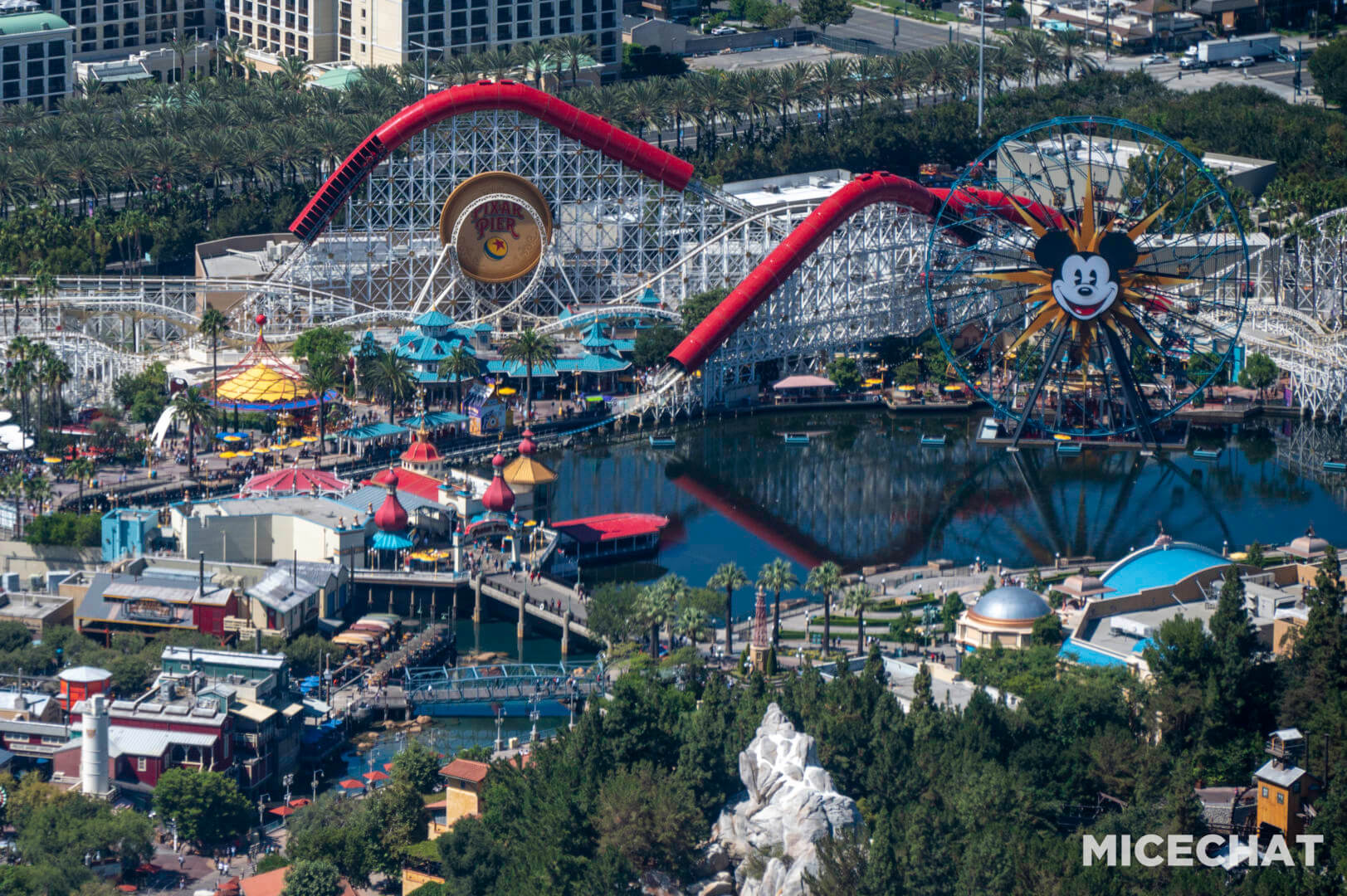 Magic Key, Dateline Disneyland: Magic Keys, Christmas Parties, and Glorious Images