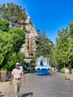 Disneyland Entertainment Frozen 1-micechat