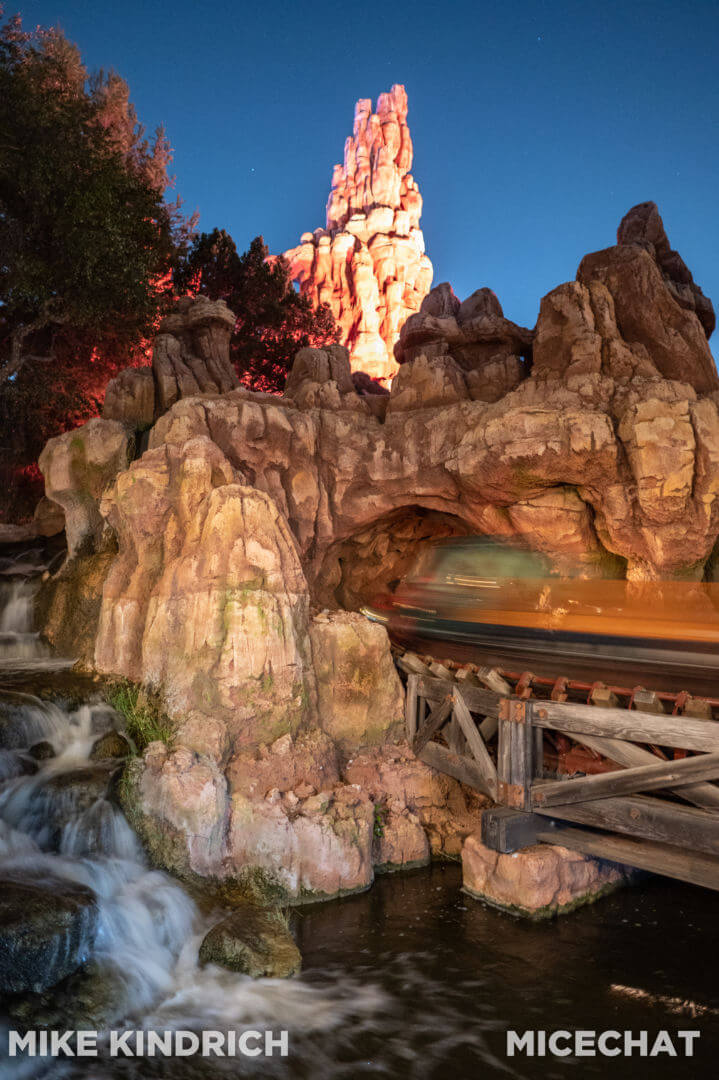 , Disneyland Update: Magic Key Crowds & Bats in the Belfry
