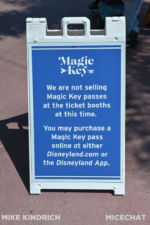 Disneyland_Ticketbooth_Sign_Not selling magic keys at ticket booth_Confusion