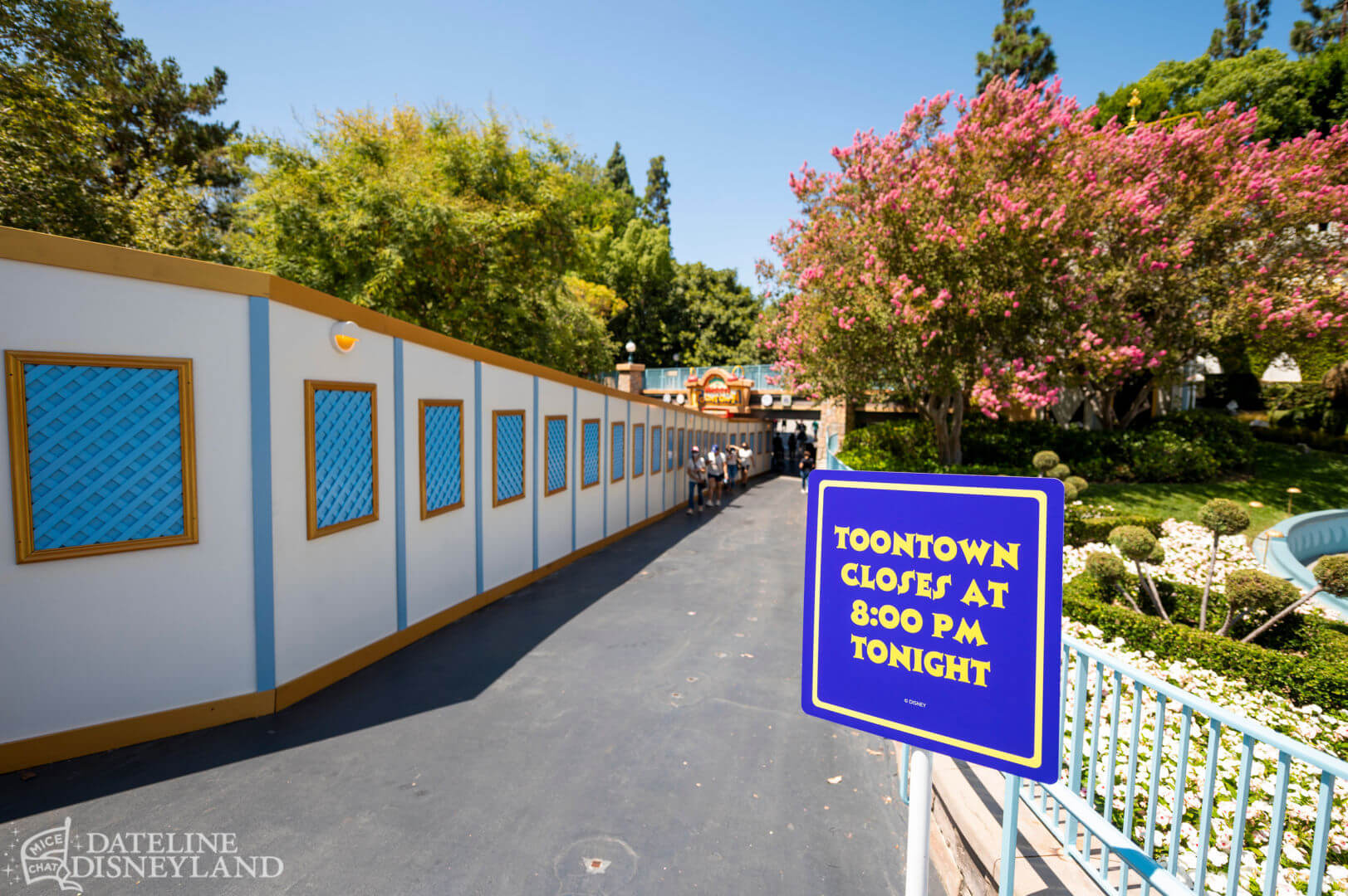 Magic Key, Dateline Disneyland: Magic Keys, Christmas Parties, and Glorious Images
