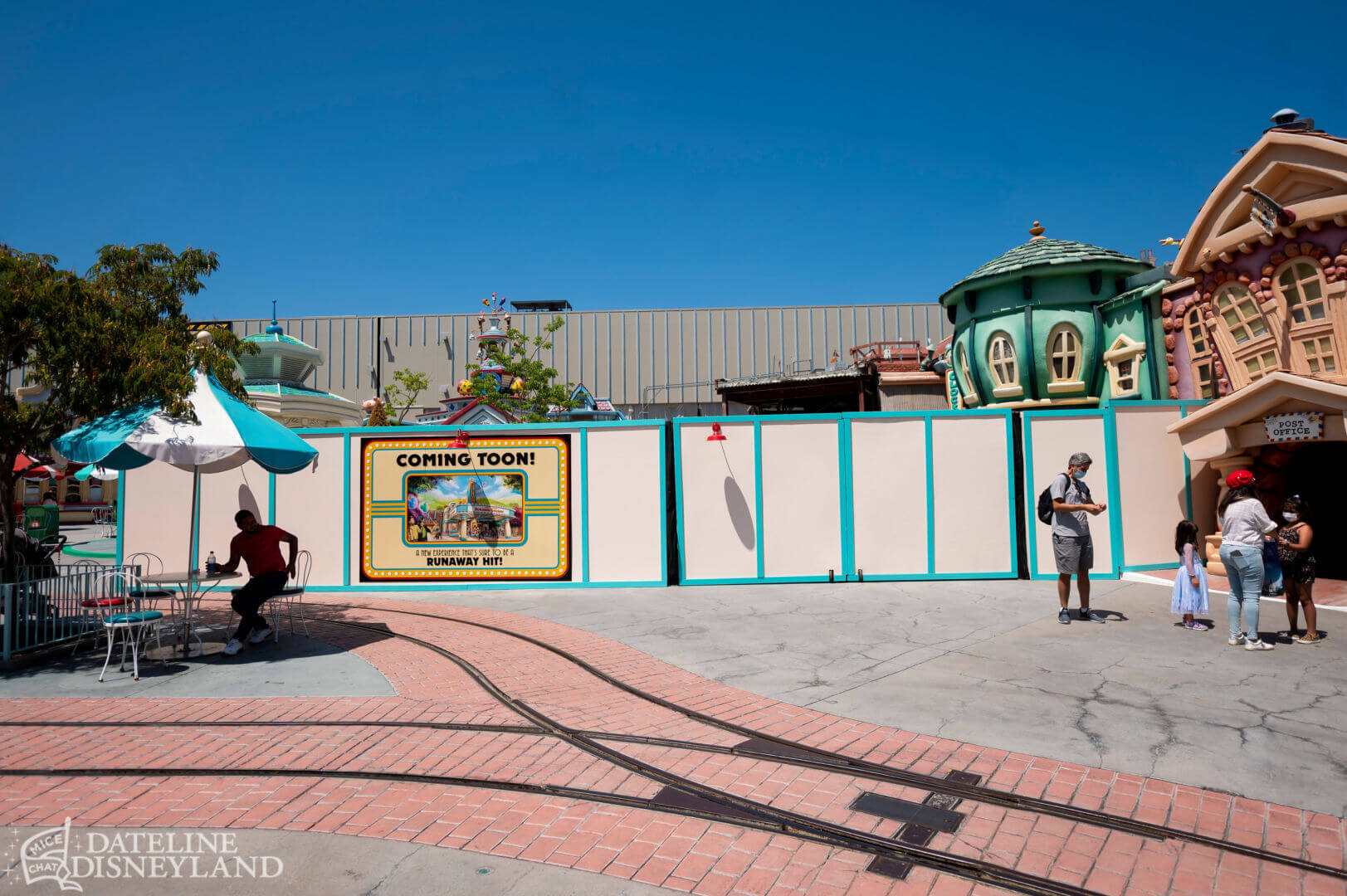 Magic Key, Dateline Disneyland: Magic Keys, Christmas Parties, and Glorious Images