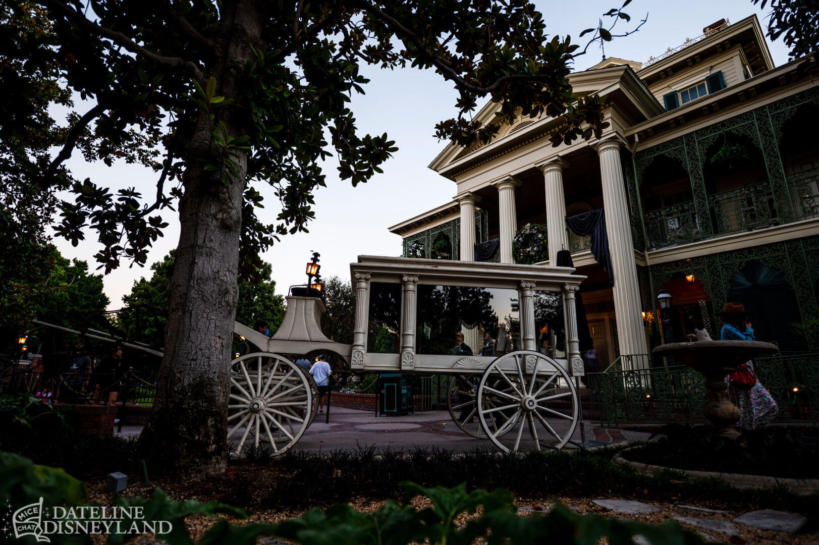 Magic Key, Dateline Disneyland: Magic Keys, Christmas Parties, and Glorious Images