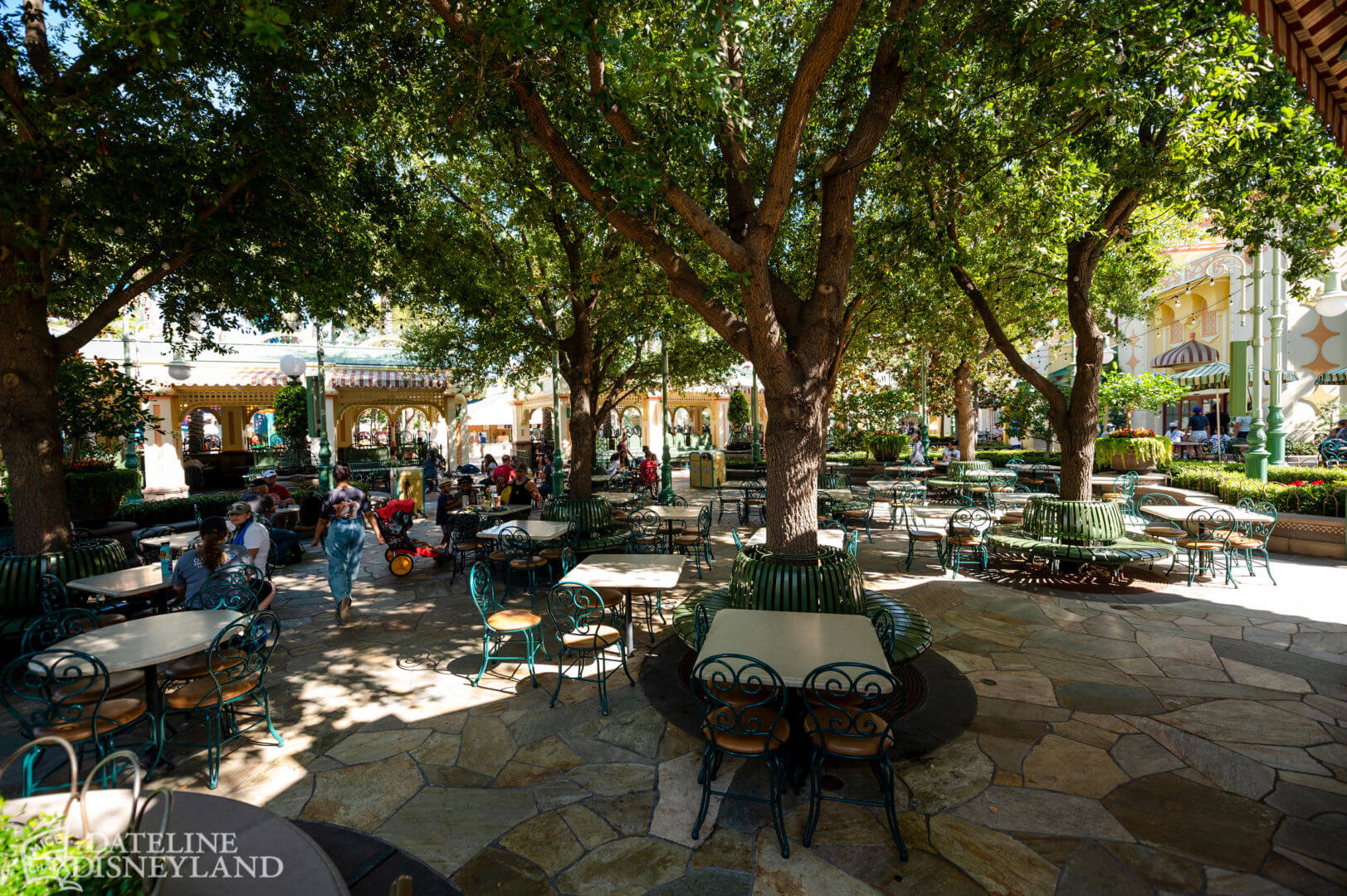 Magic Key, Dateline Disneyland: Magic Keys, Christmas Parties, and Glorious Images