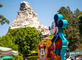 Dateline Disneyland: Magic Keys, Christmas Parties, and Glorious Images