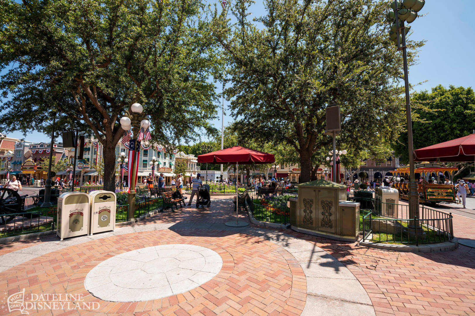 Magic Key, Dateline Disneyland: Magic Keys, Christmas Parties, and Glorious Images