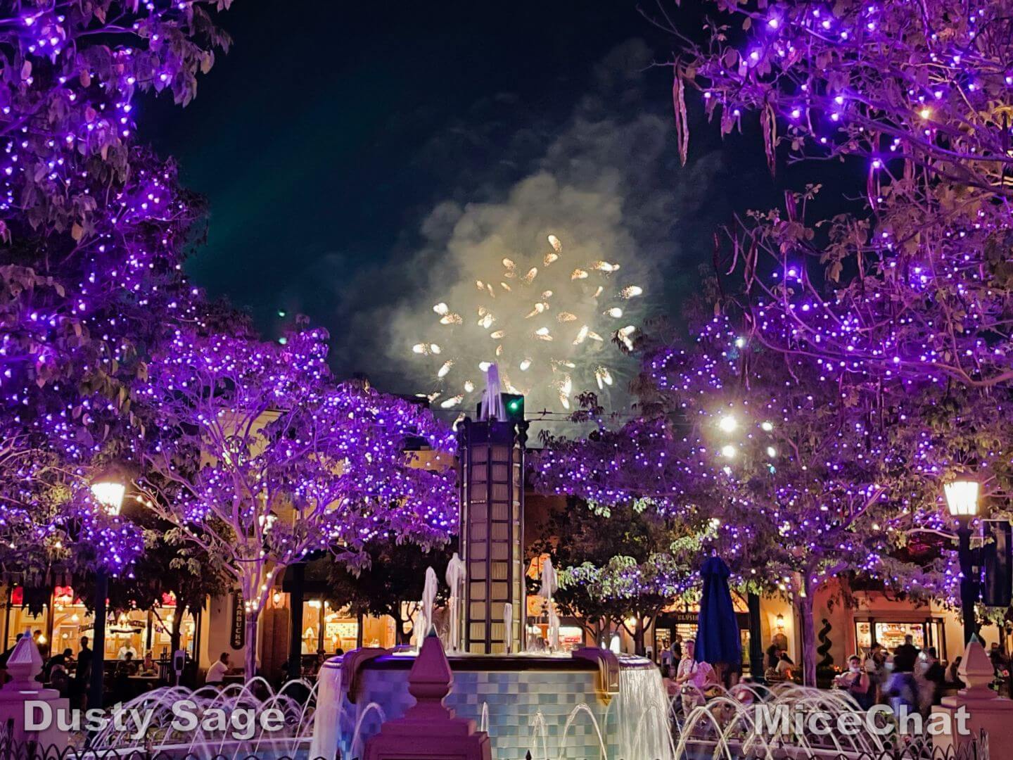 , Disneyland Update: Construction Tricks and Halloween Treats