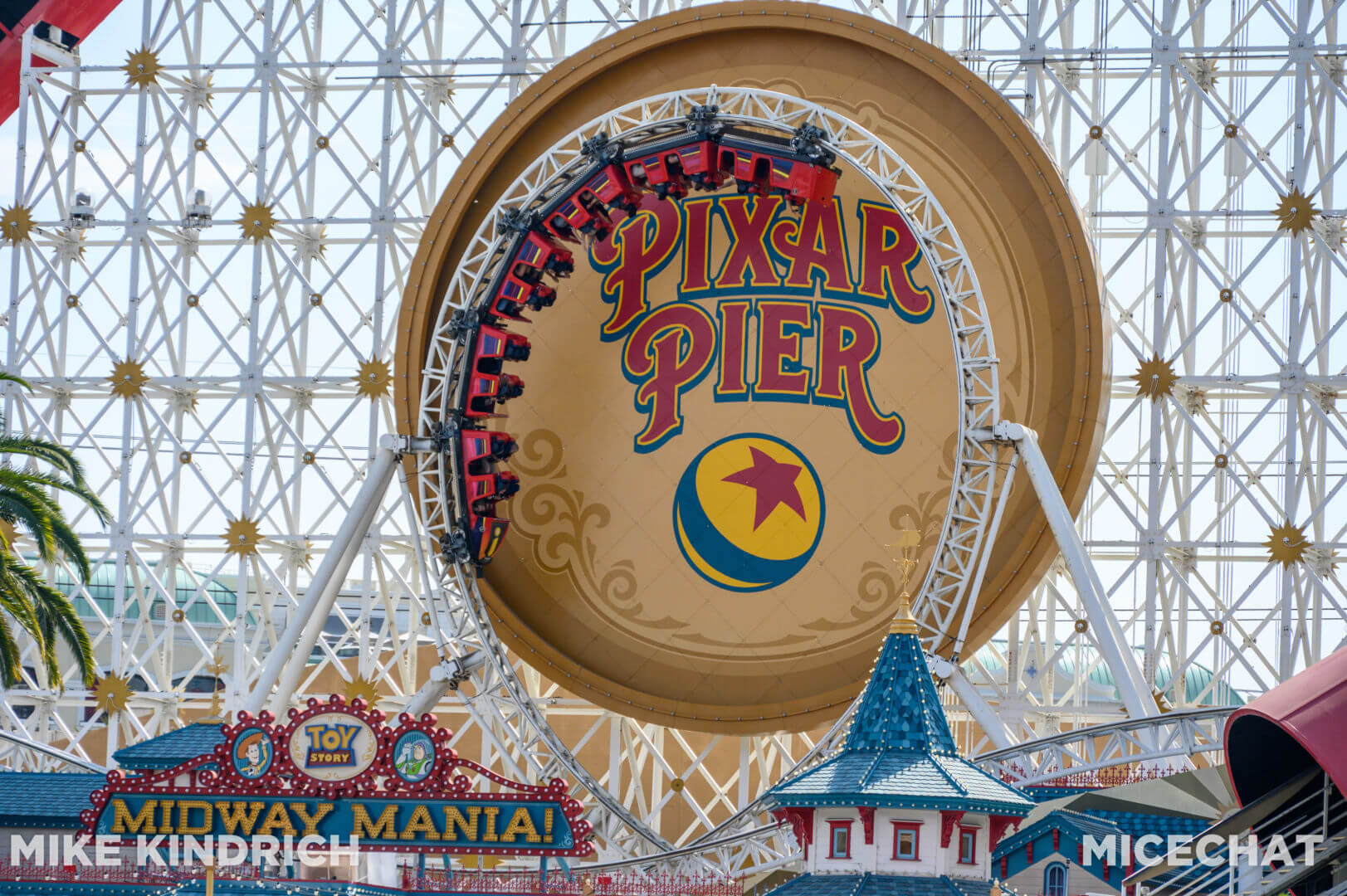 , DISNEYLAND UPDATE: Curious Crowds, Safety SNAFU & Exclusive Avengers Aerial!