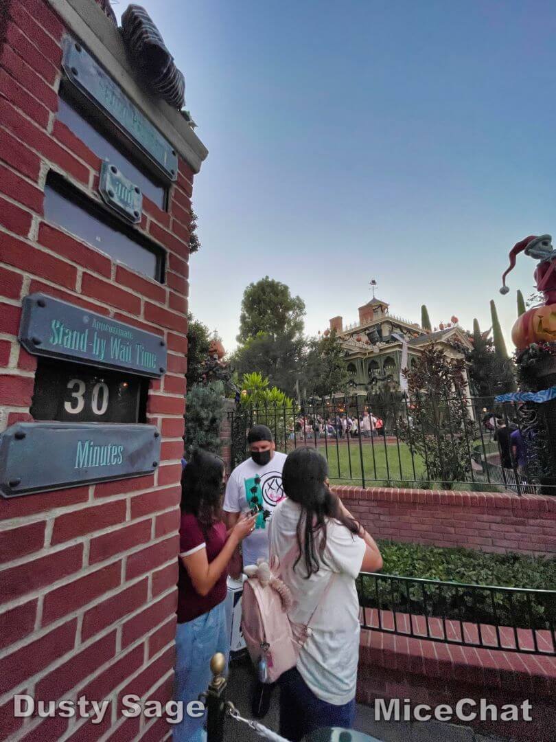 , Disneyland Update: Holiday Humbugs & Hopeful Happenings