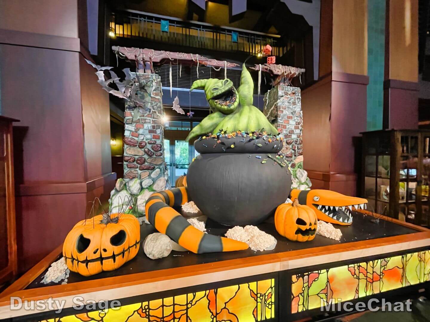, Disneyland Update: Holiday Humbugs & Hopeful Happenings