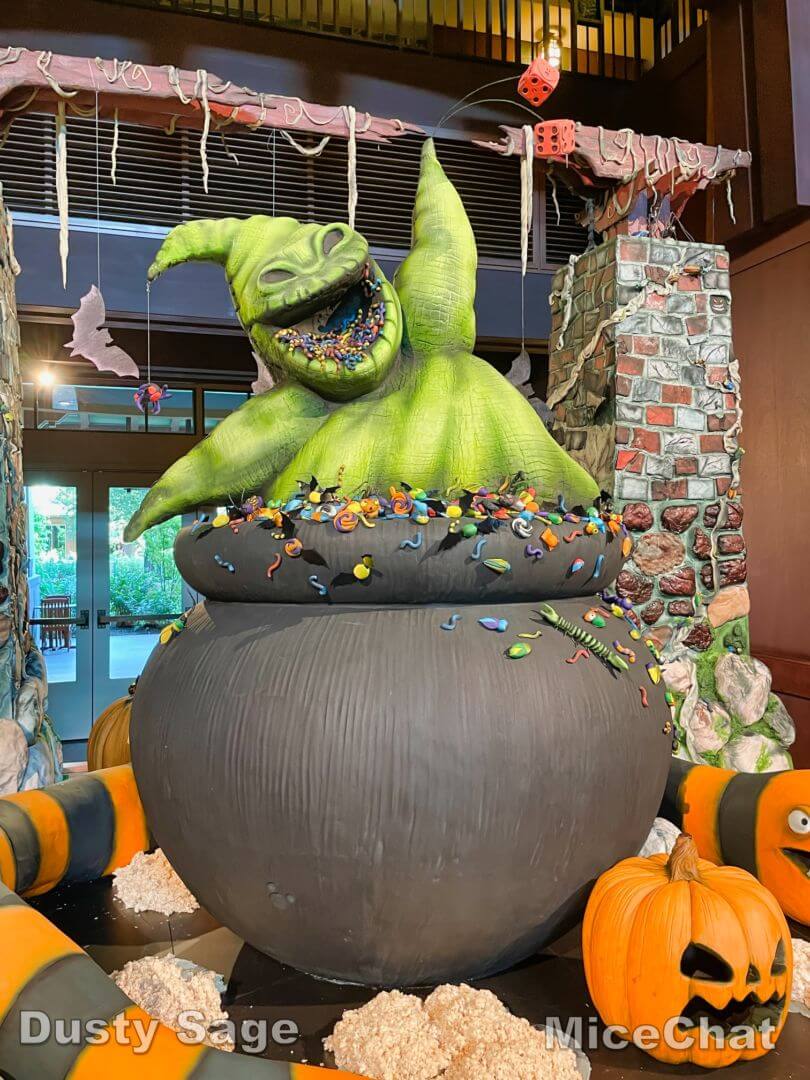 , Disneyland Update: Holiday Humbugs & Hopeful Happenings