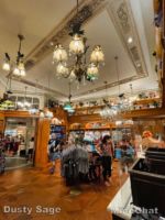 Disneyland-halloween decor Fortuosity shop birds interior 2-micechat