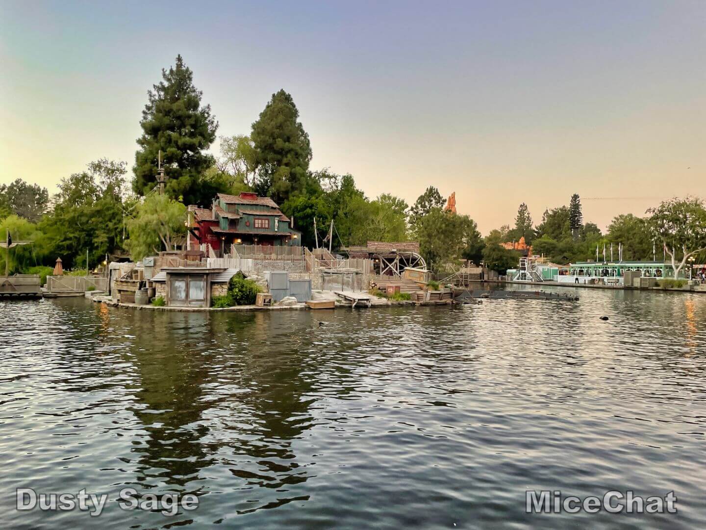 , Disneyland Update: Holiday Humbugs & Hopeful Happenings