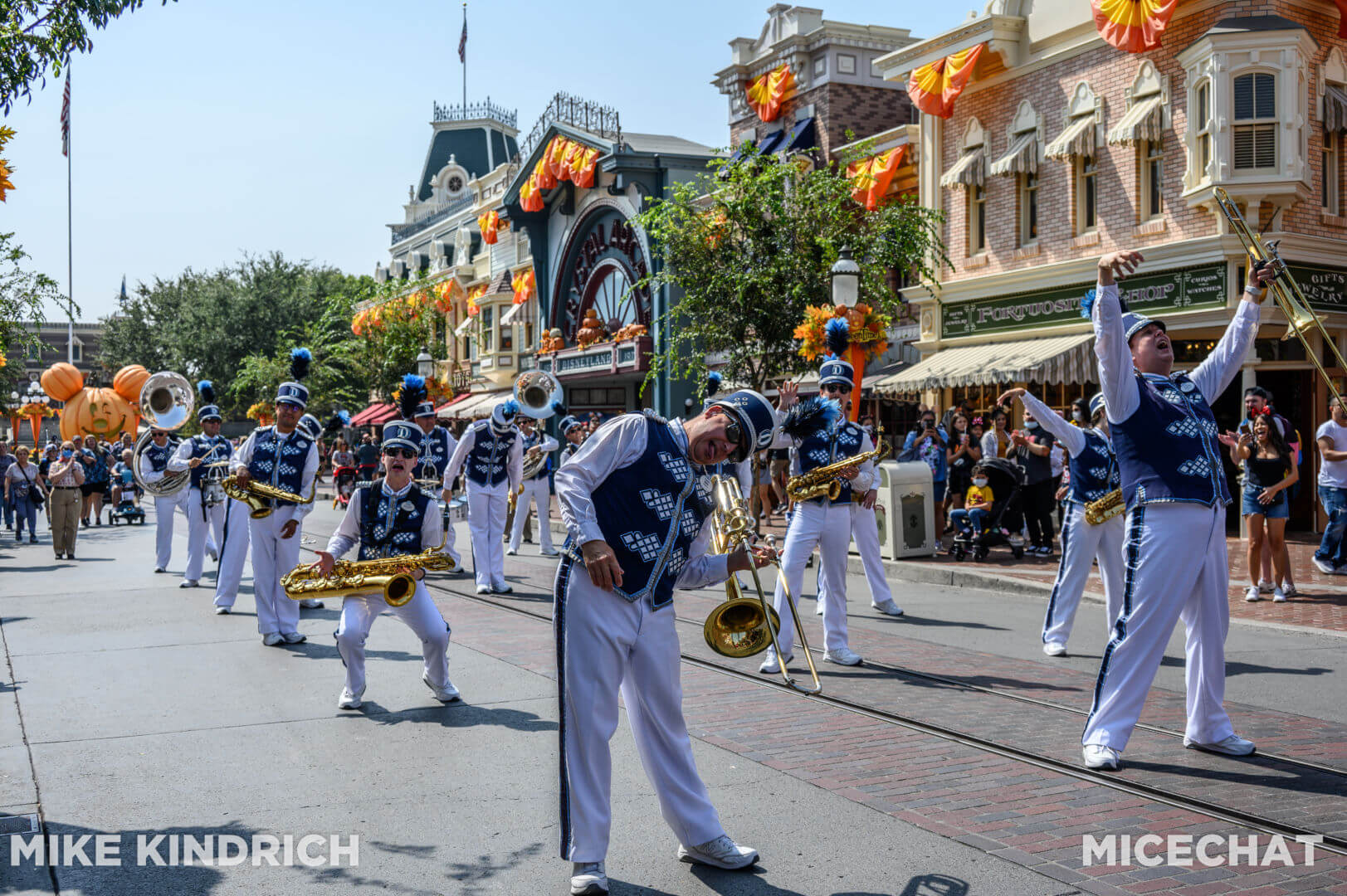 , Disneyland Update – Reservations About Reservations As Parks Fill Up