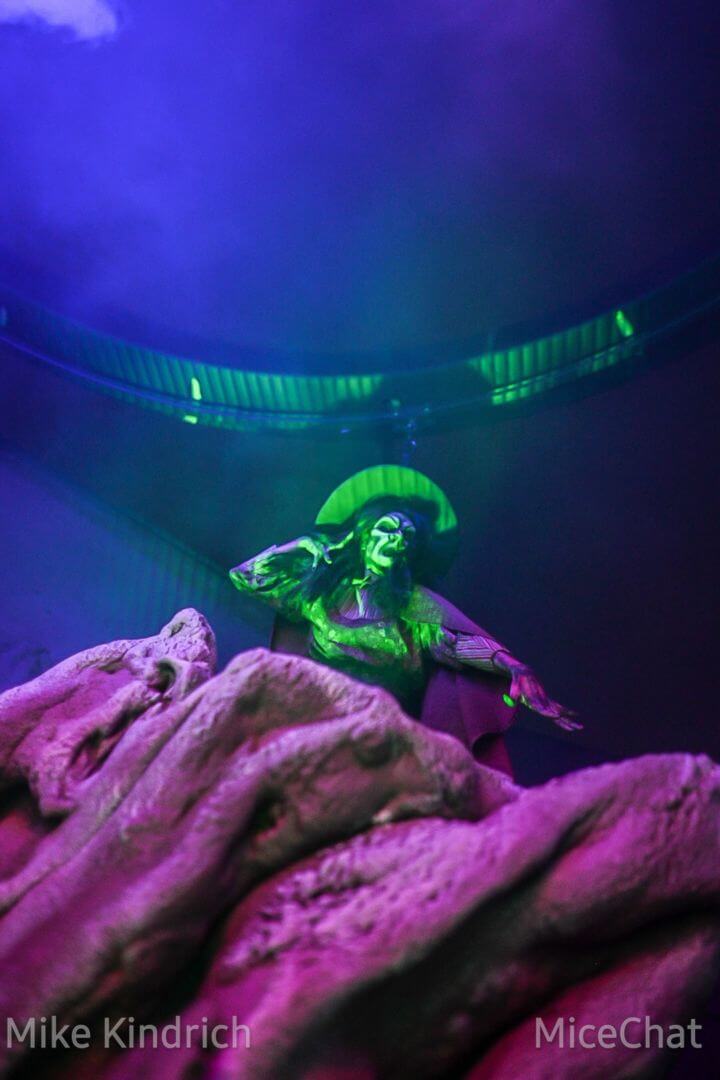 , The Fog Awaits: Your Guide to Knott’s Scary Farm Halloween Haunt 2022!