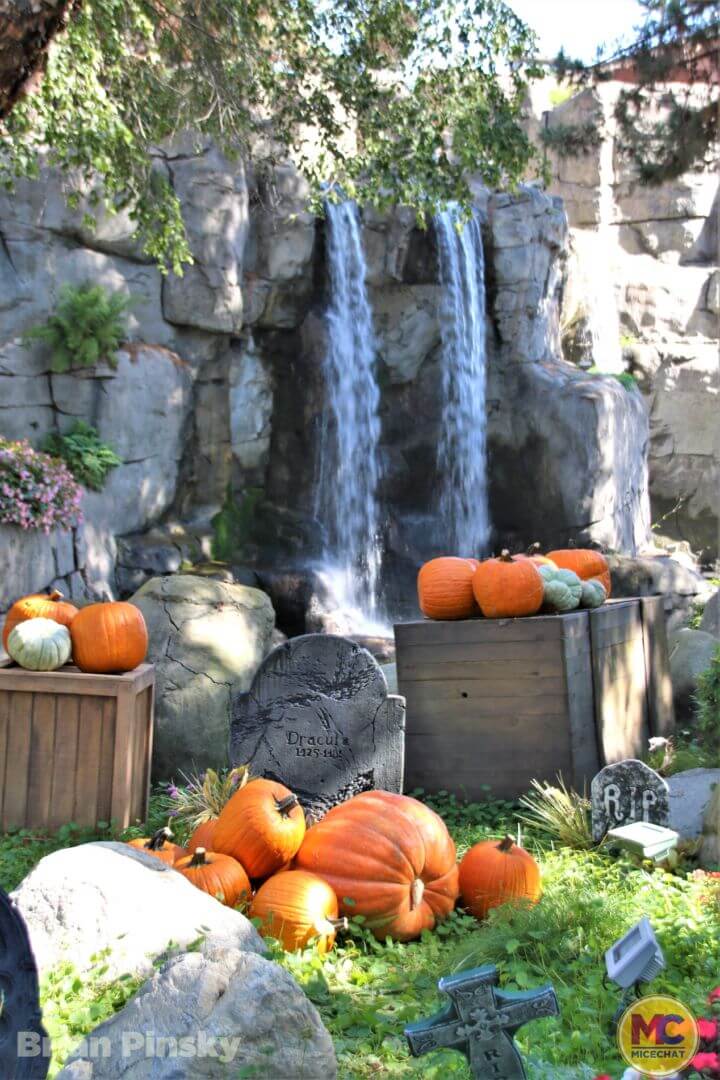 , Knott’s Berry Farm Update: Spooky, Scary, and Snowy Surprises