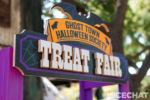 Knotts_Spooky_Farm_010_Trick_or_Treating