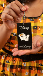 Loungefly-halloween-2021-stitch-shoppe-spooky-mickey-minnie-ghost-pair-pin