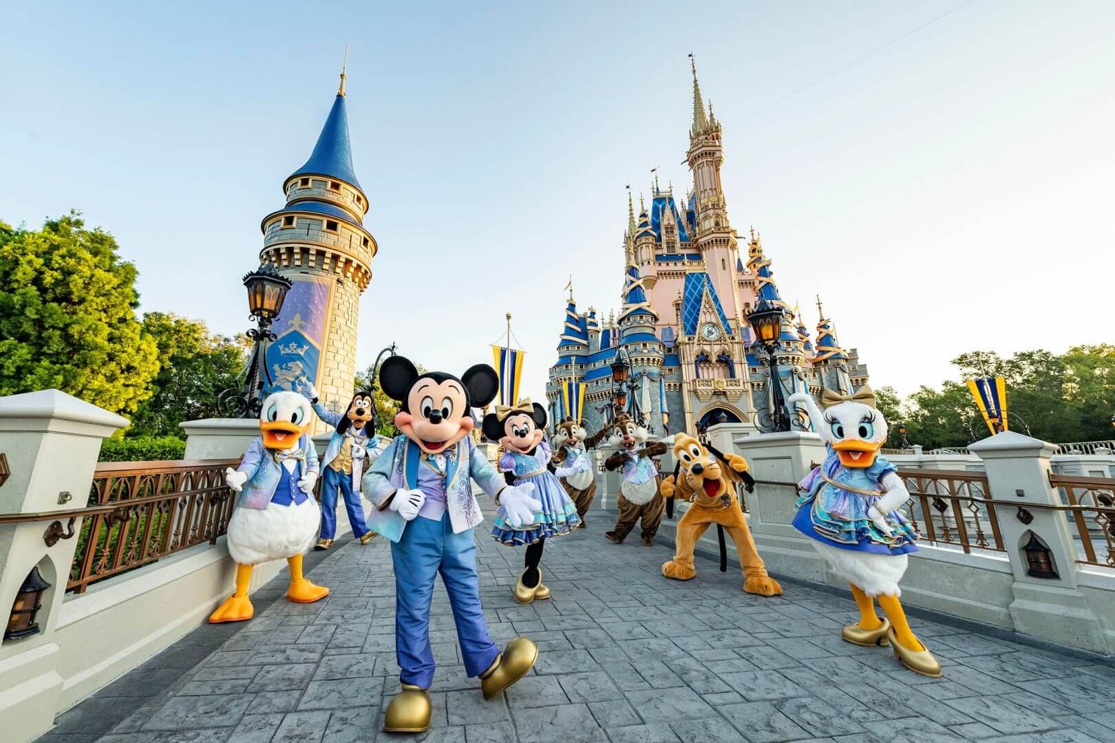 , Who Did the Best 50th Anniversary? Disneyland Vs. Walt Disney World