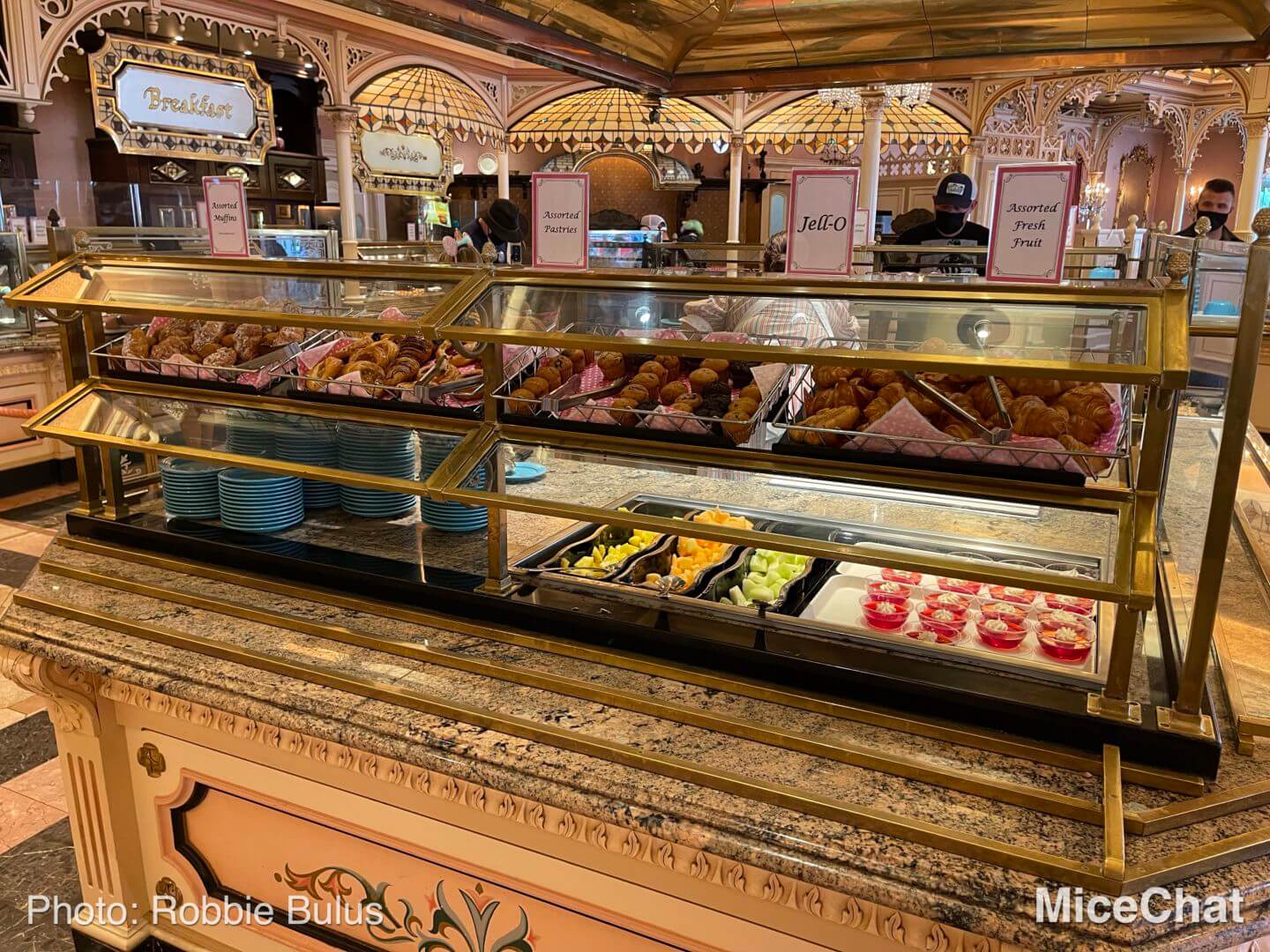 , Disneyland Update: Holiday Humbugs & Hopeful Happenings