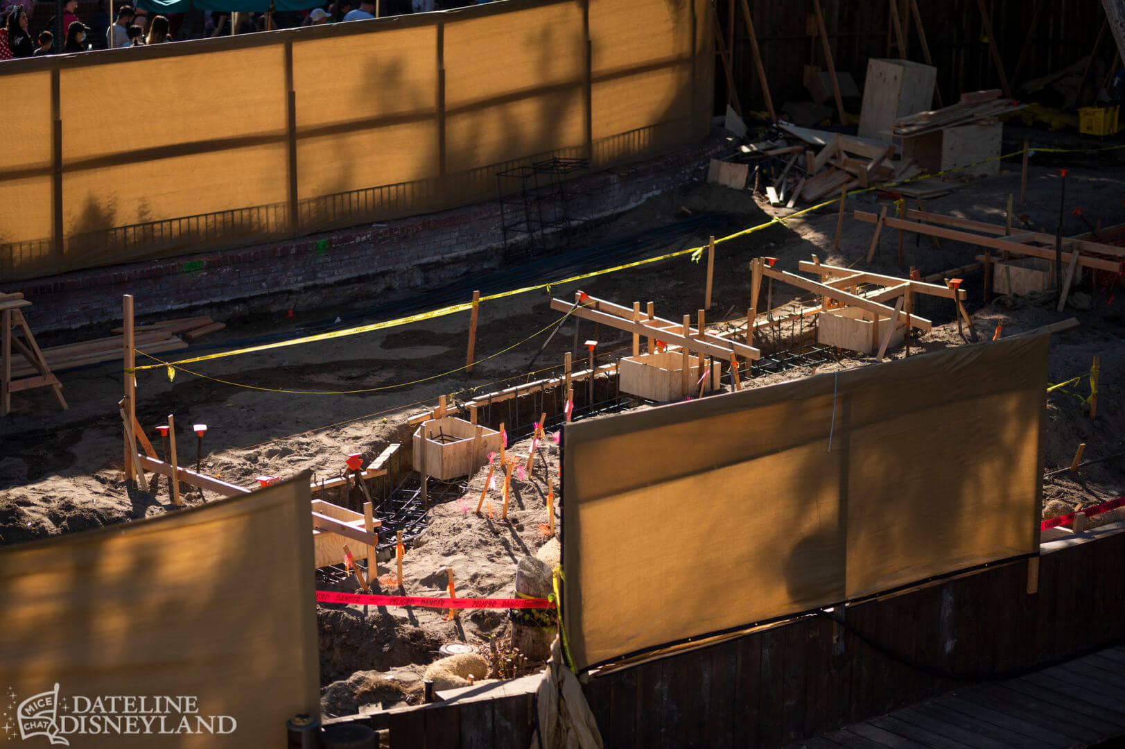 , Dateline Disneyland: Jessica Rabbit covers up as Lightning Lane moves in at Disneyland