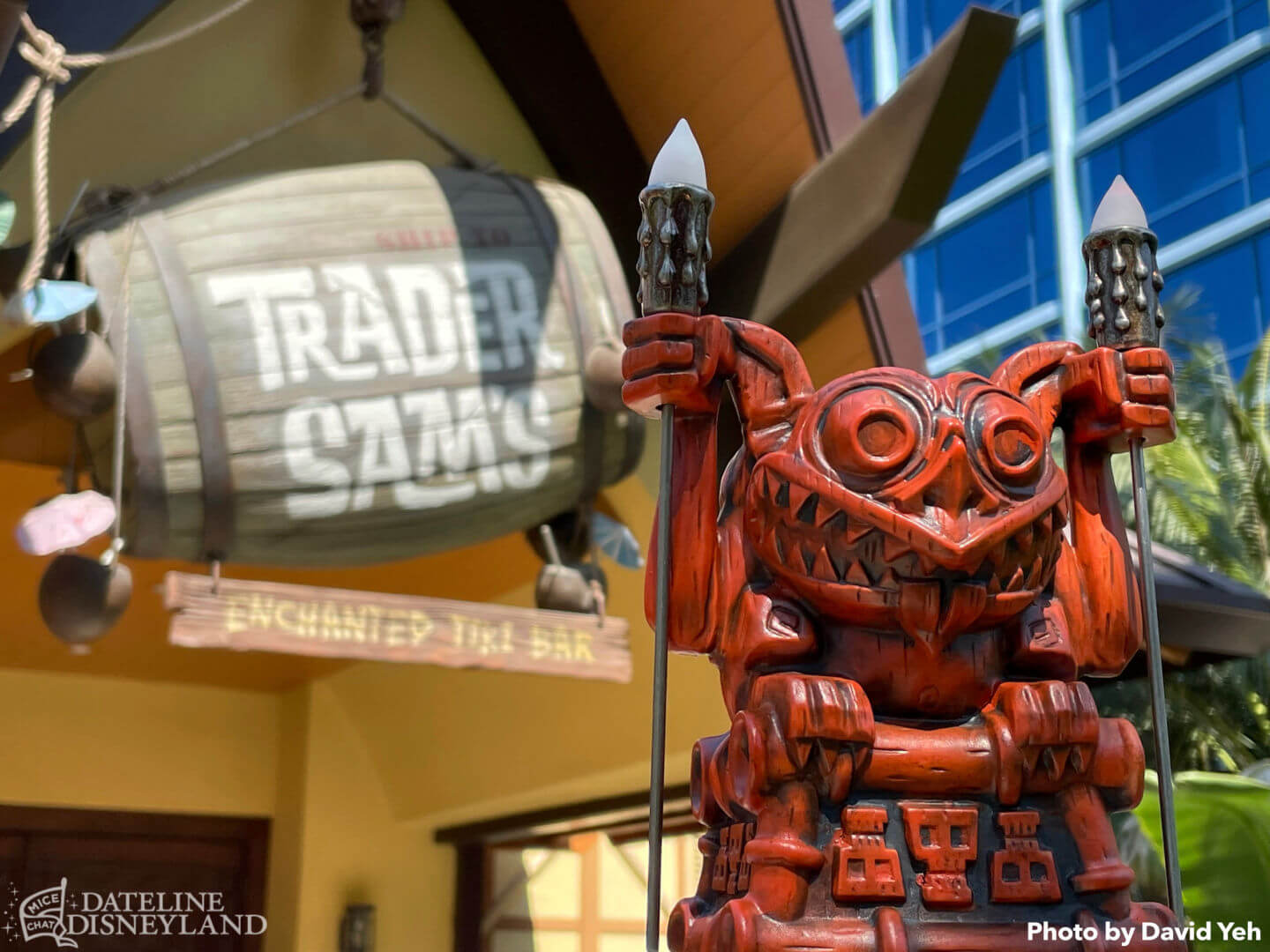 , Dateline Disneyland: Jessica Rabbit covers up as Lightning Lane moves in at Disneyland